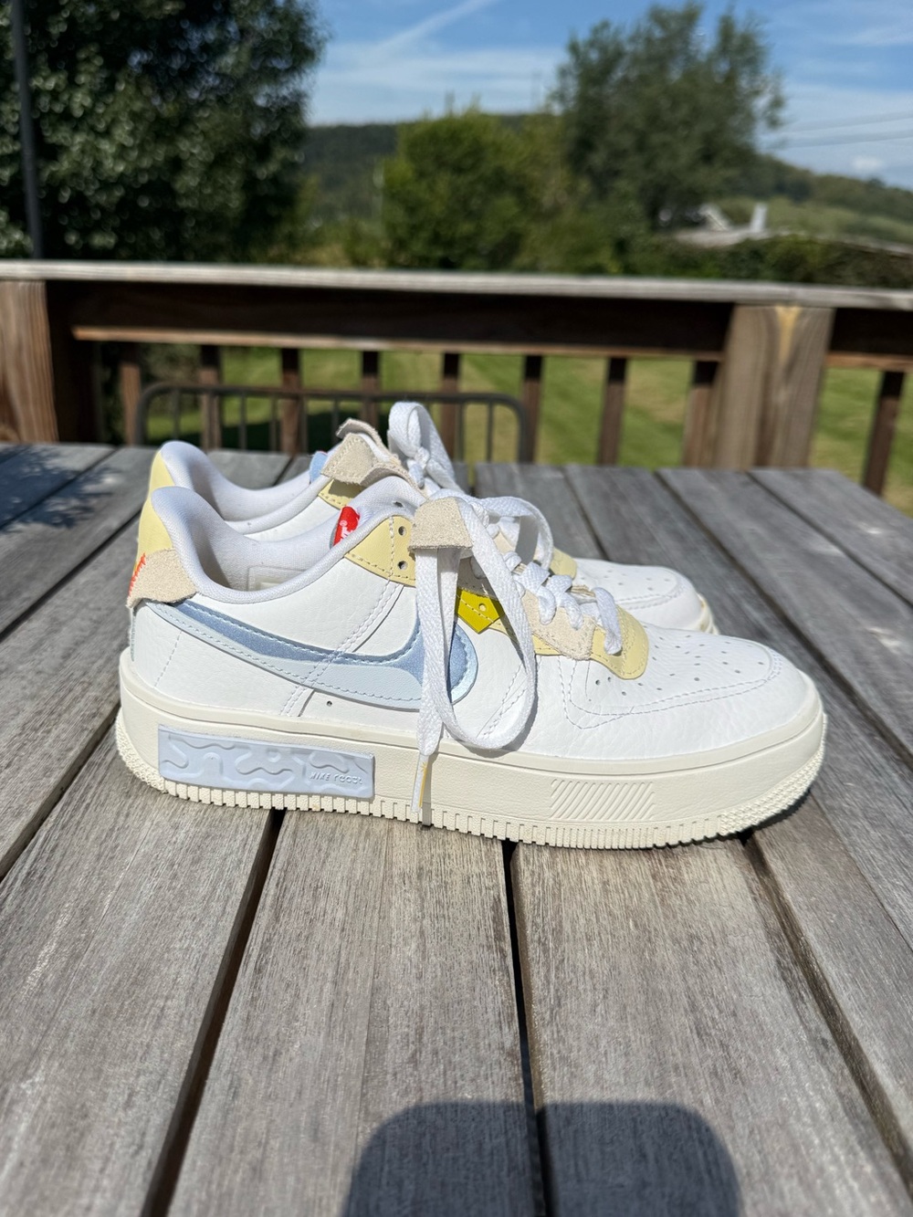 Nike Low-Top Sneakers Size Women 6.5